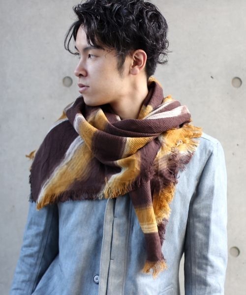 TORNADO MART（トルネードマート）の「TORNADO MART∴ナバホストール（ストール/ショール・メンズ・ネイビー/イエロー系その他・F）」の4枚目の写真