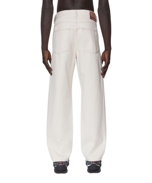 DIESEL（ディーゼル）の「DIESEL SS22 メンズ ルーズ ストレート デニムパンツ ホワイト サステナブル（デニムパンツ・メンズ・ホワイト・28inch/34inch/32inch/26inch/30inch/36inch）」の7枚目の写真