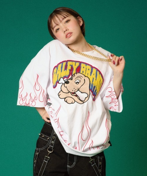 GALFY（ガルフィー）の「GALFY / ガルフィー 炎上大学Tee改（T