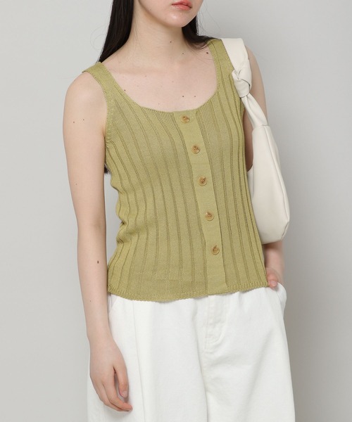 ALAND（エーランド）の「3.3Field Trip／ボタンニットキャミ 2295138（キャミソール・レディース・ブラック/ナチュラル/カーキ・FREE）」の2枚目の写真