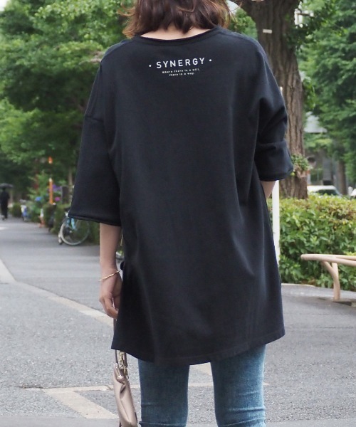 FUNALIVE（ファンアライブ）の「AMERICAN FUDGE ヘビーウェイト刺繍BIGTシャツ（Tシャツ/カットソー・レディース・ダークブルー/ブラック/ナチュラル/グレイッシュベージュ・FREE）」の12枚目の写真