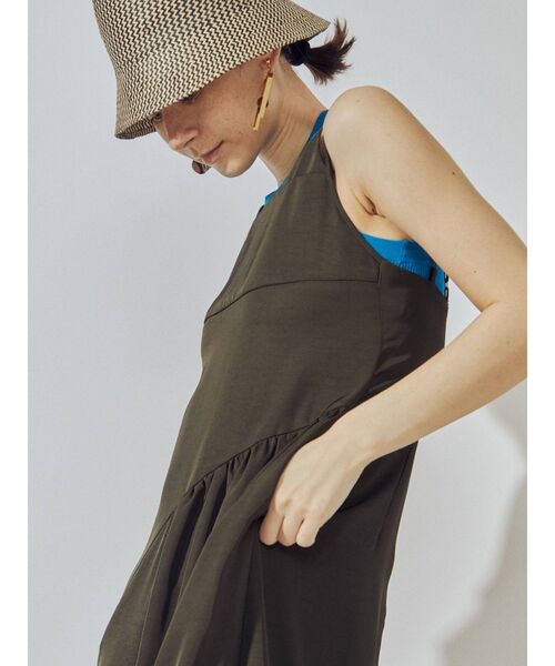 UN3D.（アンスリード）の「カーブギャザーキャミワンピース（ワンピース・レディース・ブラック/カーキ・36/38）」の9枚目の写真