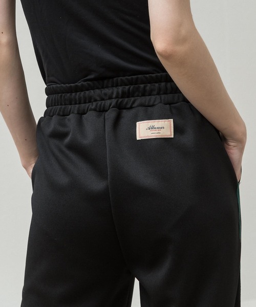 ALLUMER(アリュメール)の「サイドライントラックパンツ(その他パンツ・レディース・ブラック/ブラウン/グレイッシュベージュ・1/2)」の9枚目の写真