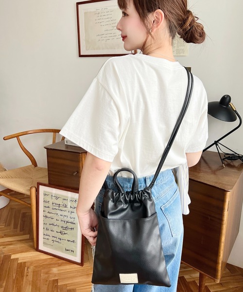 セール】フェイクレザー2WAY巾着ショルダーバッグ（ショルダー