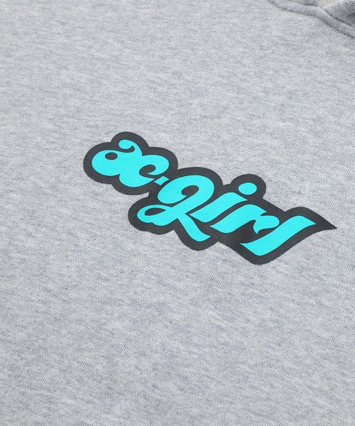 X-girl（エックスガール）の「CHUBBY LOGO SWEAT HOODIE（パーカー・レディース・ダークグリーン/ベージュ/イエロー/アッシュ・S/M/L/XL）」の6枚目の写真