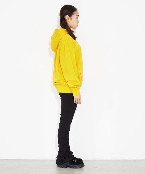 X-girl（エックスガール）の「CHUBBY LOGO SWEAT HOODIE（パーカー・レディース・ダークグリーン/ベージュ/イエロー/アッシュ・S/M/L/XL）」の7枚目の写真