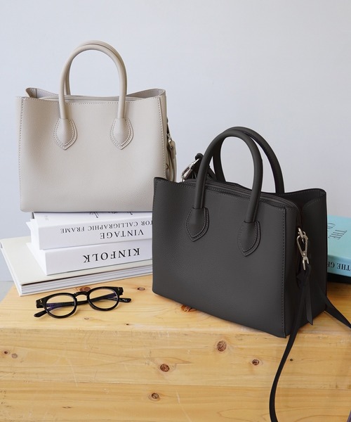 IAMUSE（アイアミューズ）の「【どんなシーンにも馴染むシーンレスバッグ】コンパクトショルダーバッグ S0080【IAMUSE】（ショルダーバッグ・レディース・モカ/ブラック/グレイッシュベージュ/アイボリー/ブルーグレー・FREE）」の8枚目の写真