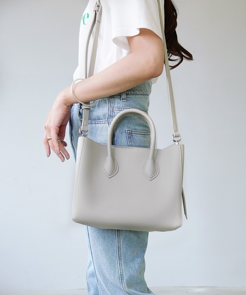 IAMUSE（アイアミューズ）の「【どんなシーンにも馴染むシーンレスバッグ】コンパクトショルダーバッグ S0080【IAMUSE】（ショルダーバッグ・レディース・モカ/ブラック/グレイッシュベージュ/アイボリー/ブルーグレー・FREE）」の12枚目の写真