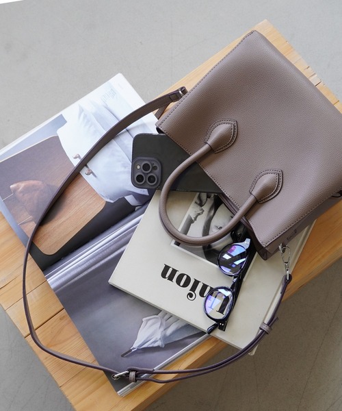 IAMUSE（アイアミューズ）の「【どんなシーンにも馴染むシーンレスバッグ】コンパクトショルダーバッグ S0080【IAMUSE】（ショルダーバッグ・レディース・モカ/ブラック/グレイッシュベージュ/アイボリー/ブルーグレー・FREE）」の15枚目の写真