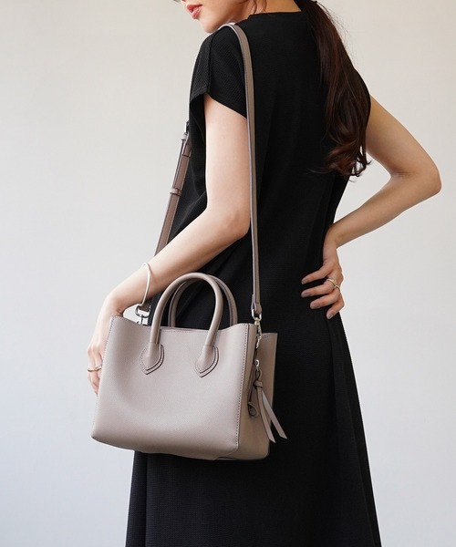 IAMUSE（アイアミューズ）の「【どんなシーンにも馴染むシーンレスバッグ】コンパクトショルダーバッグ S0080【IAMUSE】（ショルダーバッグ・レディース・モカ/ブラック/グレイッシュベージュ/アイボリー/ブルーグレー・FREE）」の16枚目の写真