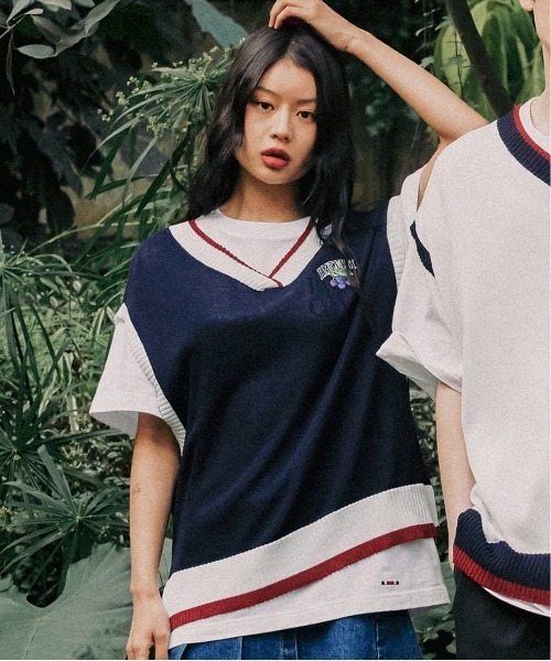 ROMANTIC CROWN(ロマンティッククラウン)の「【ROMANTIC CROWN】FRUIT KNIT VEST / ロマンティッククラウン フルーツ ロゴ ニット ベスト(ニット/セーター・メンズ・ホワイト/ネイビー・LARGE/SMALL/MEDIUM/X-LARGE)」の1枚目の写真