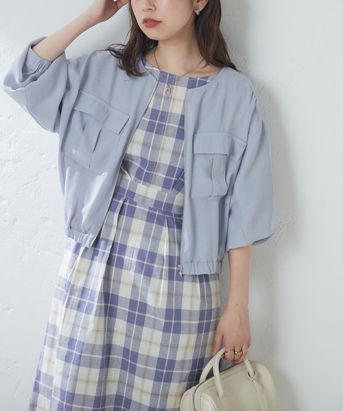 natural couture(ナチュラルクチュール)の「ダブルポケットお上品軽ブルゾン(ブルゾン・レディース・ブラック/サックスブルー/イエロー/グレイッシュベージュ・FREE)」の3枚目の写真