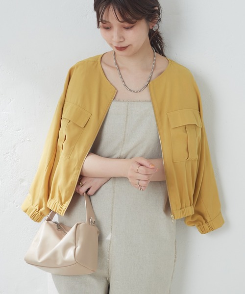 natural couture(ナチュラルクチュール)の「ダブルポケットお上品軽ブルゾン(ブルゾン・レディース・ブラック/サックスブルー/イエロー/グレイッシュベージュ・FREE)」の4枚目の写真