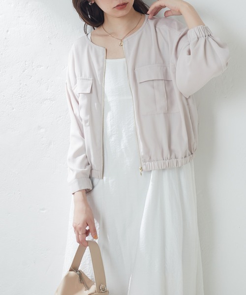 natural couture(ナチュラルクチュール)の「ダブルポケットお上品軽ブルゾン(ブルゾン・レディース・ブラック/サックスブルー/イエロー/グレイッシュベージュ・FREE)」の8枚目の写真