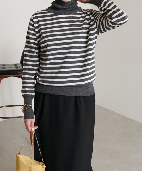 COLLAGE GALLARDAGALANTE（コラージュガリャルダガランテ）の「ベーシックにアクセントを/程よいオシャレは飽きが来ない/スリットタートルニット（ニット/セーター・レディース・ホワイト/ブラック/オフホワイト/グリーン/ピンク・FREE）」の7枚目の写真