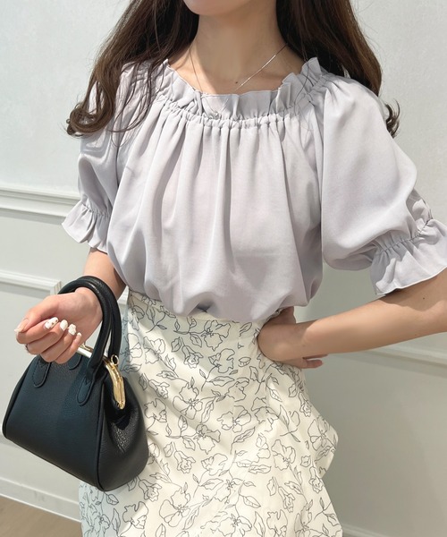 apres jour(アプレジュール)の「2WAYオフショルトップス【ZOZOTOWN限定アイテム】(シャツ/ブラウス・レディース・ブラック/オフホワイト/サックスブルー/ピンク・X-LARGE/フリー)」の3枚目の写真