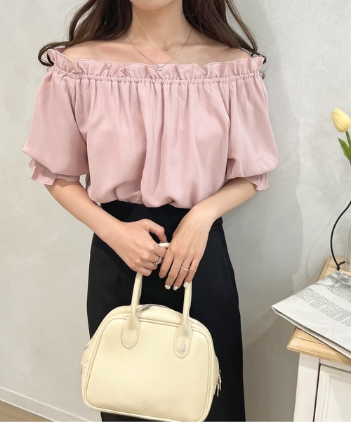 apres jour(アプレジュール)の「2WAYオフショルトップス【ZOZOTOWN限定アイテム】(シャツ/ブラウス・レディース・ブラック/オフホワイト/サックスブルー/ピンク・X-LARGE/フリー)」の6枚目の写真
