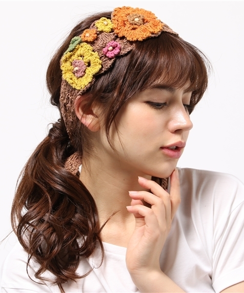 チャイハネ(チャイハネ)の「【チャイハネ】FLOWERクロッシュヘアバンド(ヘアバンド・レディース・キナリ/グリーン/イエロー/ラベンダー/ブラウン/モカ・FREE)」の4枚目の写真