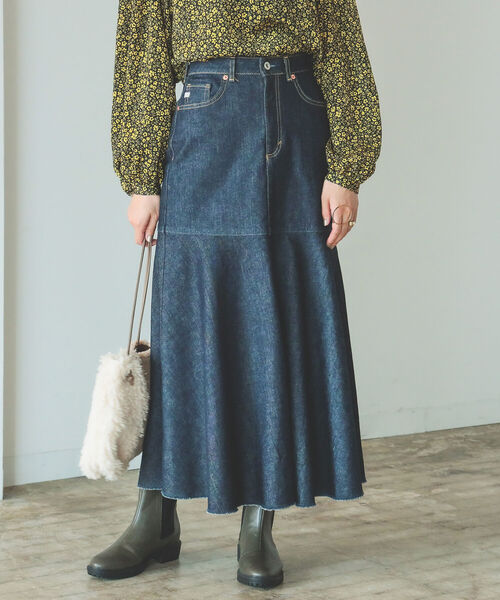 B:MING by BEAMS（ビーミングバイビームス）の「SOMETHING × B:MING by BEAMS / 別注 マーメード スカート 22AW（デニムスカート・レディース・インディゴブルー/ライトインディゴブルー・SMALL/MEDIUM）」の8枚目の写真