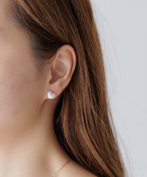 flower（フラワー）の「パールハートピアス（ピアス（片耳用）・レディース・ホワイト・FREE）」の7枚目の写真