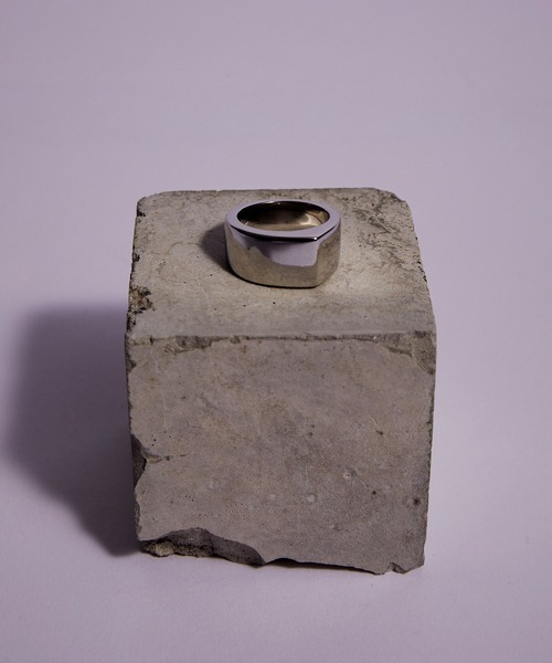 JUNRED（ジュンレッド）の「ital. from JUNRed / acuate ring（リング・メンズ・シルバー・L/S）」の4枚目の写真