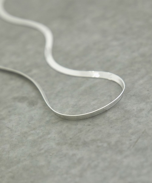 PUBLIC TOKYO(パブリックトウキョウ)の「【シルバー925】ヘリンボーンチェーンネックレス/スネークチェーン(ネックレス・メンズ・シルバー・FREE)」の2枚目の写真