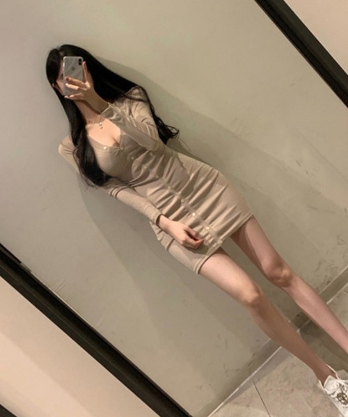 Jasmine Grandiflorum(ジャスミングランディフローラム)の「【Jasmine】セクシーVネックミニワンピース(ワンピース・レディース・ベージュ/ブラック・FREE)」の19枚目の写真