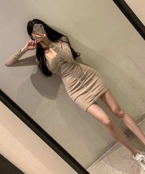 Jasmine Grandiflorum(ジャスミングランディフローラム)の「【Jasmine】セクシーVネックミニワンピース(ワンピース・レディース・ベージュ/ブラック・FREE)」の18枚目の写真