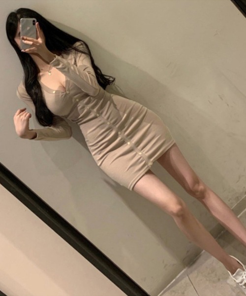 Jasmine Grandiflorum(ジャスミングランディフローラム)の「【Jasmine】セクシーVネックミニワンピース(ワンピース・レディース・ベージュ/ブラック・FREE)」の16枚目の写真