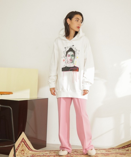 OKIRAKU(オキラク)の「(OKIRAKU×ROSE BUD)グラフィック&エンブロイド パーカー(パーカー・レディース・ホワイト系その他/グレー・ONE SIZE)」の10枚目の写真