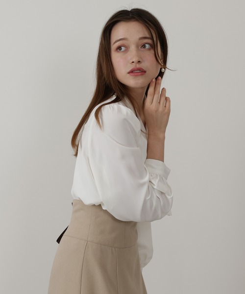 ASTORIA ODIER(アストリアオディール)の「リング付きボウタイブラウス(シャツ/ブラウス・レディース・ホワイト/ベージュ/ブラウン/ピンクベージュ・SMALL/MEDIUM)」の20枚目の写真