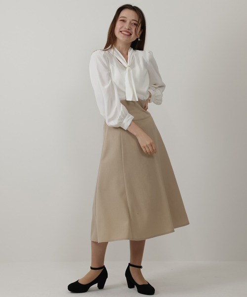 ASTORIA ODIER(アストリアオディール)の「リング付きボウタイブラウス(シャツ/ブラウス・レディース・ホワイト/ベージュ/ブラウン/ピンクベージュ・SMALL/MEDIUM)」の6枚目の写真