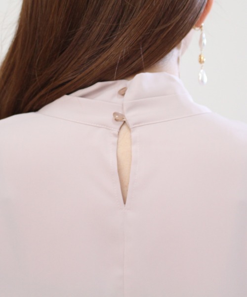 ASTORIA ODIER(アストリアオディール)の「リング付きボウタイブラウス(シャツ/ブラウス・レディース・ホワイト/ベージュ/ブラウン/ピンクベージュ・SMALL/MEDIUM)」の5枚目の写真