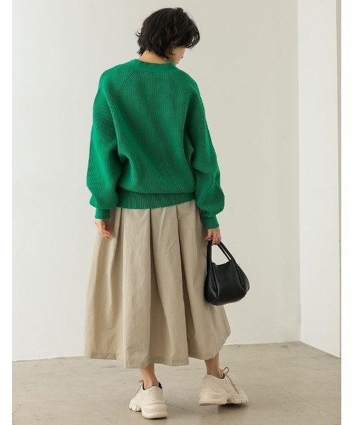 Re:EDIT（リエディ）の「[大きいサイズ有]スポンジニットラグランVネックカーディガン（カーディガン/ボレロ・レディース・ブラック/パープル/ブラウン/ブルー/グリーン/アイボリー・MEDIUM/LARGE/X-LARGE）」の10枚目の写真