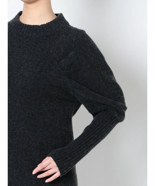 ELENDEEK(エレンディーク)の「エアーウールボリュームニット(ニット/セーター・レディース・チャコールグレー/ネイビー/オフホワイト・FREE)」の17枚目の写真