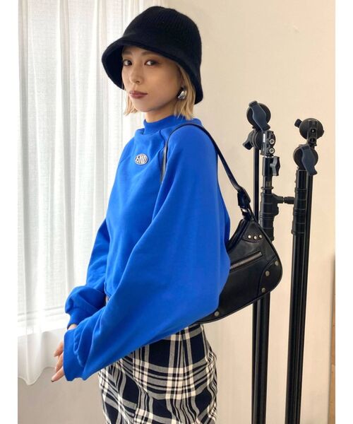 EMODA（エモダ）の「マークロゴクロップスウェット（スウェット・レディース・ホワイト/ブラック/ピンク/ブルー・FREE）」の5枚目の写真