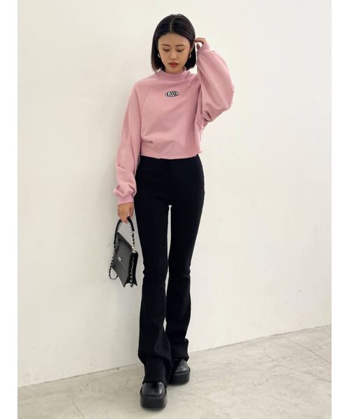 EMODA（エモダ）の「マークロゴクロップスウェット（スウェット・レディース・ホワイト/ブラック/ピンク/ブルー・FREE）」の17枚目の写真
