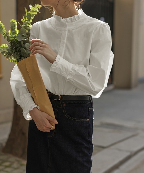Doux Belle(ドゥーベル)の「フリルカラーギャザーブラウス(シャツ/ブラウス・レディース・ホワイト・SMALL/MEDIUM/LARGE/X-LARGE)」の2枚目の写真