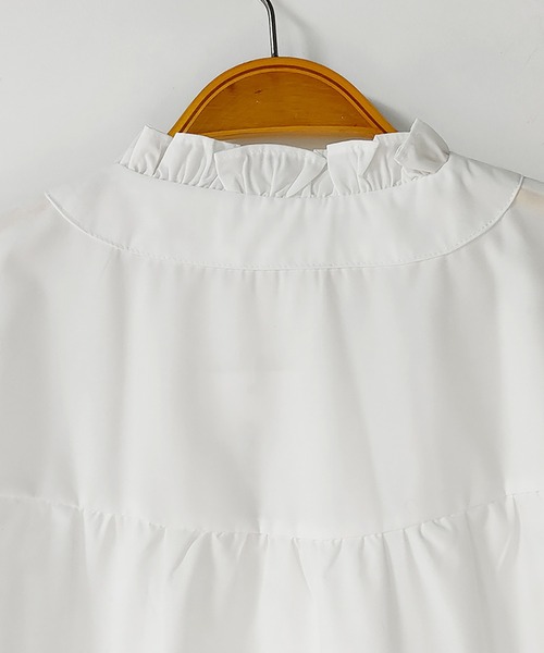 Doux Belle(ドゥーベル)の「フリルカラーギャザーブラウス(シャツ/ブラウス・レディース・ホワイト・SMALL/MEDIUM/LARGE/X-LARGE)」の13枚目の写真