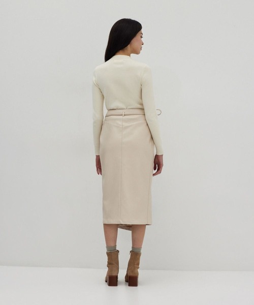 Love,Bonito(ラブボニート)の「ゼイラ フェイクレザーラップスカート(スカート・レディース・カーキ系/オフホワイト・SMALL/MEDIUM/X-SMALL/LARGE)」の5枚目の写真