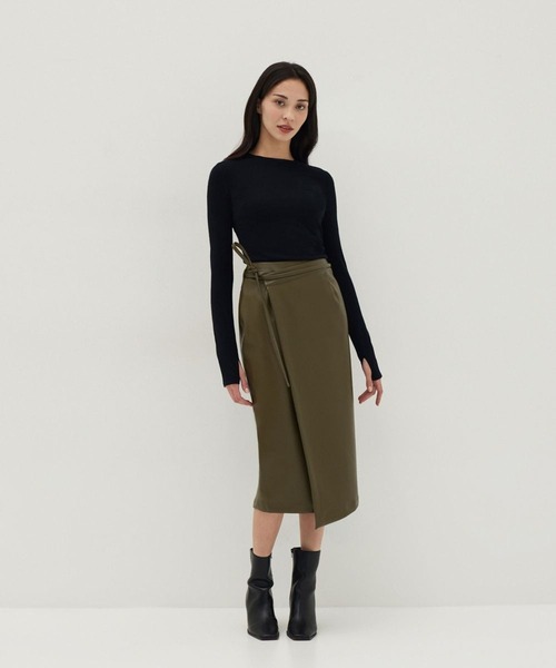 Love,Bonito(ラブボニート)の「ゼイラ フェイクレザーラップスカート(スカート・レディース・カーキ系/オフホワイト・SMALL/MEDIUM/X-SMALL/LARGE)」の7枚目の写真