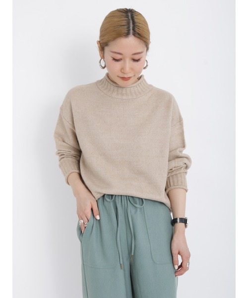 Samansa Mos2 blue(サマンサモスモスブルー)の「もちもちニットプルオーバー(ニット/セーター・レディース・ベージュ/オフホワイト/サックスブルー/ピンク/ミント・フリ-)」の6枚目の写真