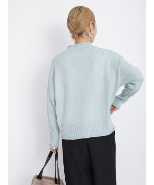 Samansa Mos2 blue(サマンサモスモスブルー)の「もちもちニットプルオーバー(ニット/セーター・レディース・ベージュ/オフホワイト/サックスブルー/ピンク/ミント・フリ-)」の15枚目の写真