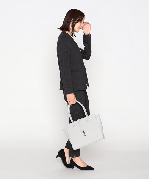 MONO　COMME CA（モノコムサ）の「ロゴプレート　2wayトートバッグ（トートバッグ・レディース・ブラック/グレイッシュベージュ/ライトグレー・FREE）」の11枚目の写真