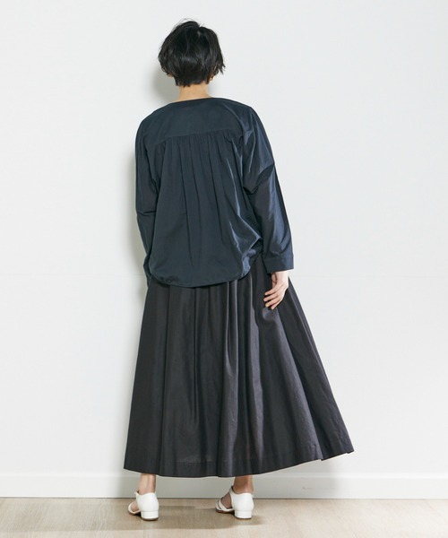 INED CLARO(イネドクラロ)の「オーガニックコットンローン ノーカラーブルゾン(ブルゾン・レディース・ブラック/オフホワイト・フリー)」の11枚目の写真