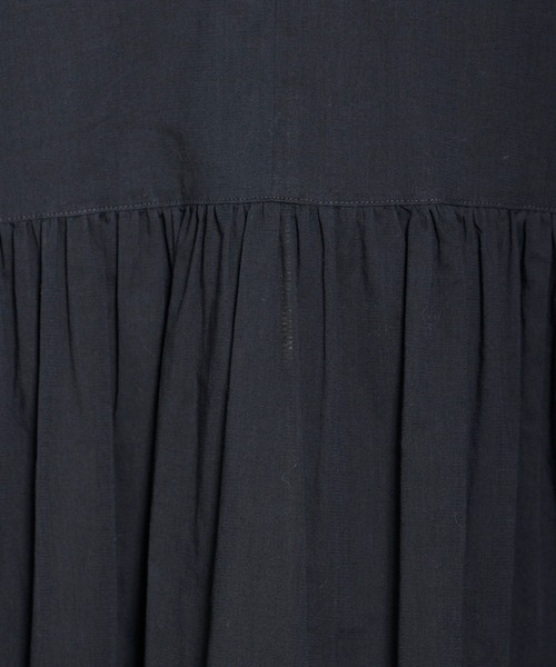 INED CLARO(イネドクラロ)の「オーガニックコットンローン ノーカラーブルゾン(ブルゾン・レディース・ブラック/オフホワイト・フリー)」の12枚目の写真