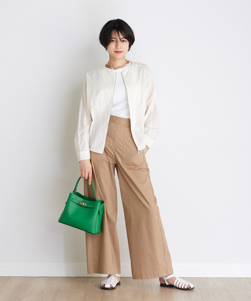 INED CLARO(イネドクラロ)の「オーガニックコットンローン ノーカラーブルゾン(ブルゾン・レディース・ブラック/オフホワイト・フリー)」の5枚目の写真