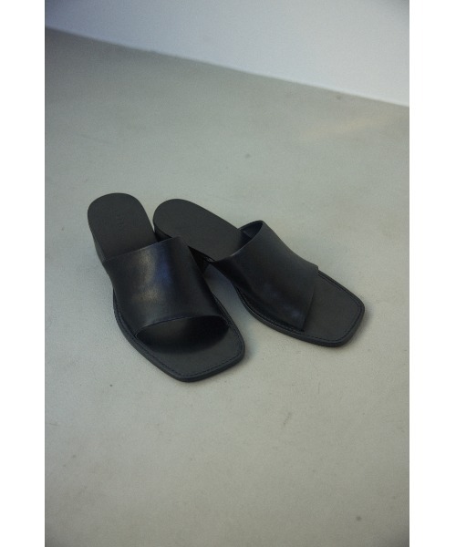 BLACK BY MOUSSY(ブラックバイマウジー)の「square sandal (スクエアサンダル)(サンダル・レディース・ホワイト/ブラック・37/38/36)」の11枚目の写真