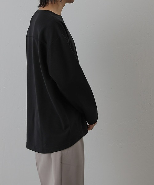 COLONY 2139（コロニートゥーワンスリーナイン）の「エンザイムダンボールラウンドヘム長袖Tシャツ（Tシャツ/カットソー・メンズ・ライトグレー/オフホワイト/ブラック・MEDIUM/LARGE）」の21枚目の写真