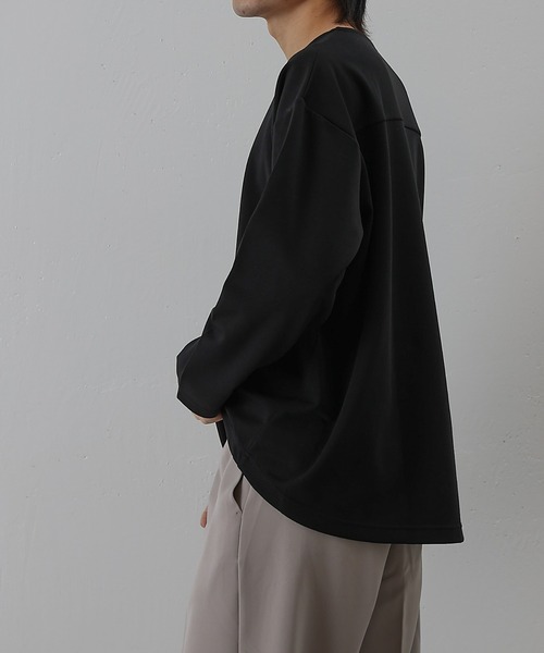 COLONY 2139（コロニートゥーワンスリーナイン）の「エンザイムダンボールラウンドヘム長袖Tシャツ（Tシャツ/カットソー・メンズ・ライトグレー/オフホワイト/ブラック・MEDIUM/LARGE）」の4枚目の写真